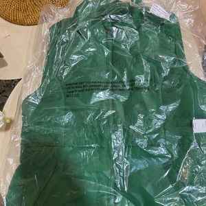 New Seamed puffer vest small